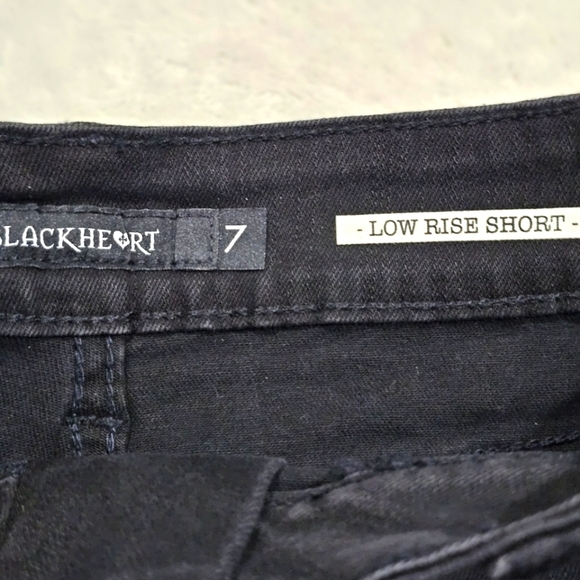Lace‑Up Raw Hem Black Jean Shorts – by Blackheart Hot Topic Distressed Sz 7 - Picture 4 of 7